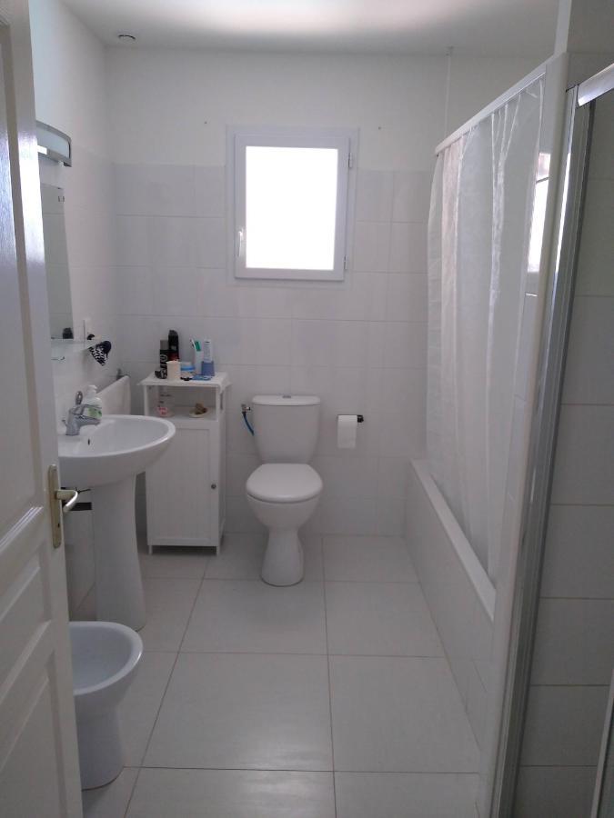 Poppey Villa Péret Buitenkant foto