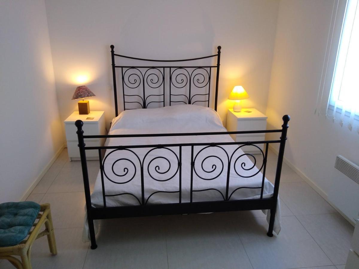 Poppey Villa Péret Buitenkant foto