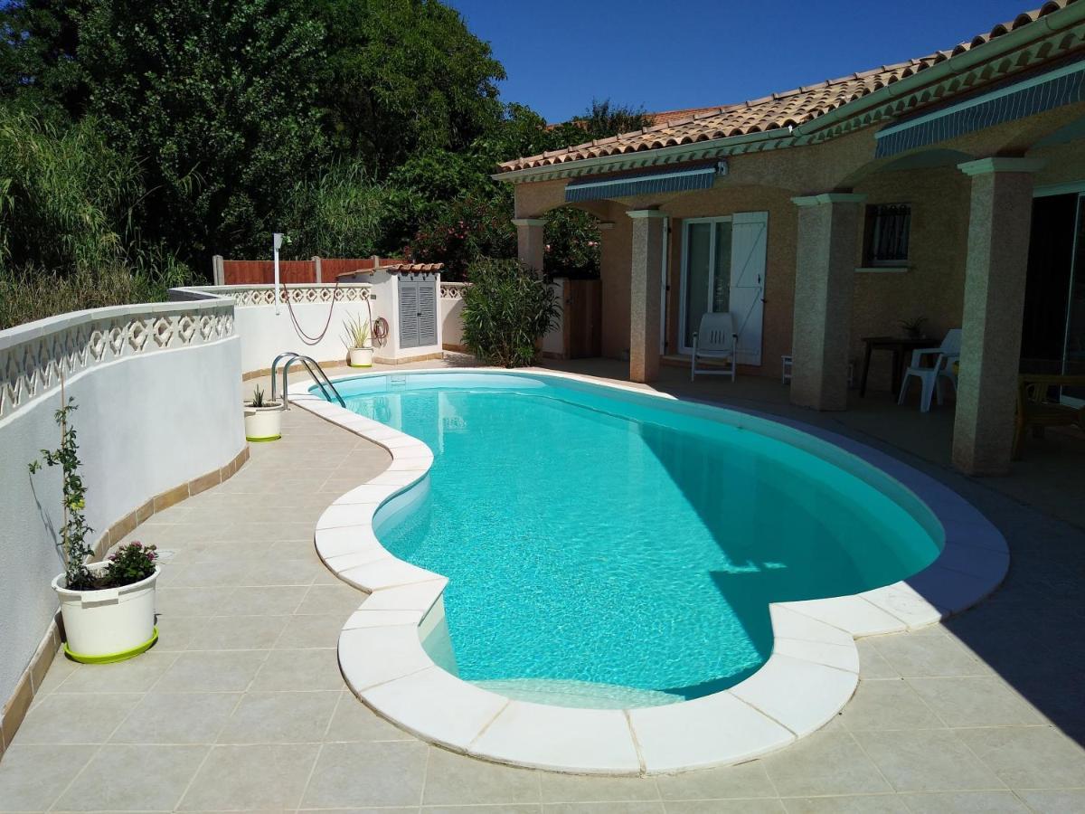 Poppey Villa Péret Buitenkant foto
